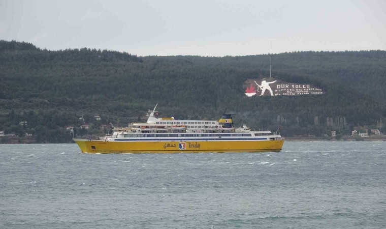 Çanakkale Boğazında makine arızası yapan yolcu gemisi Karanlık Limana demirletildi