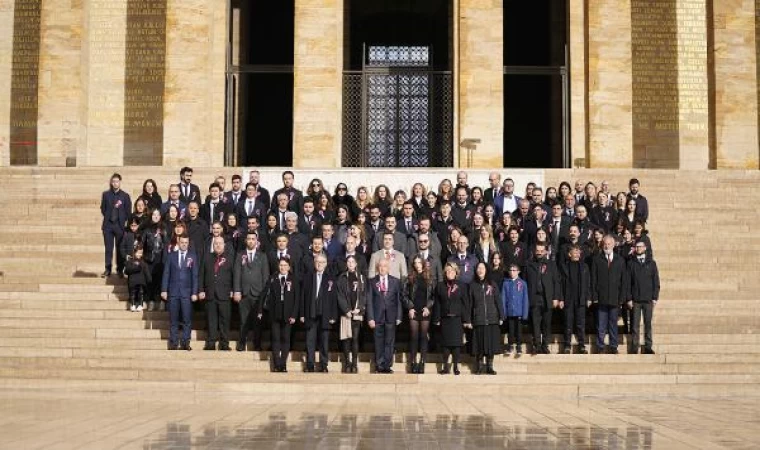 CANiK, 25’inci kuruluş yıl dönümünde çalışanlarıyla Anıtkabir’i ziyaret etti