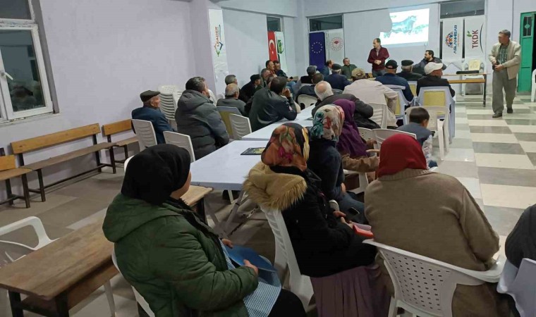 Çavdarhisarda çiftçi eğitim toplantısı