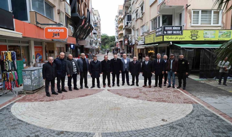 Çimentepe Caddesi esnaflarından Başkan Çelike hizmet teşekkürü