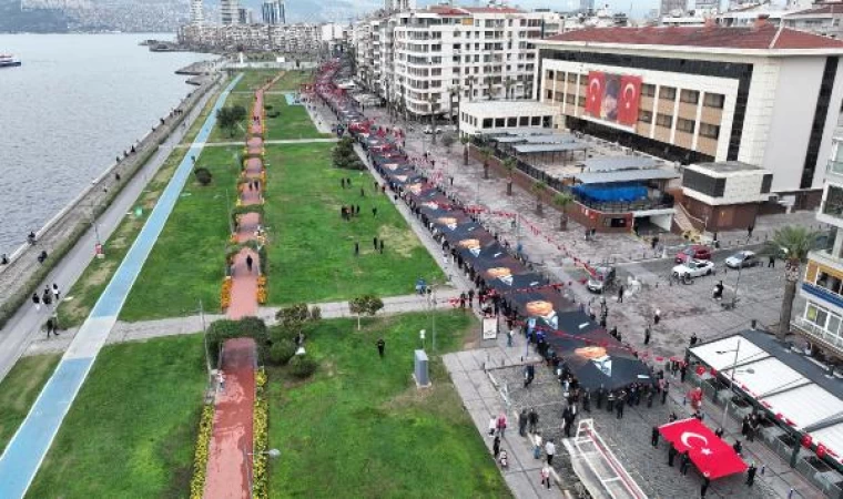 Cumhuriyet’in kurucusu Atatürk, İzmir’de törenle anıldı (3)