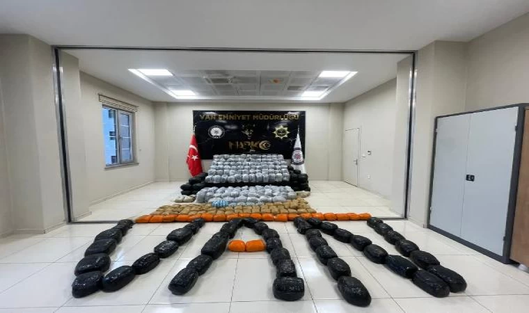 Çuvallarda 1 ton 150 kilo toz esrar ele geçirildi