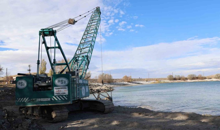 Damsa Barajında 50 yıl sonra temizlik çalışmaları başladı