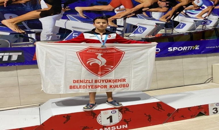 Denizlili sporcu yüzmede 3 dereceyle altınları topladı