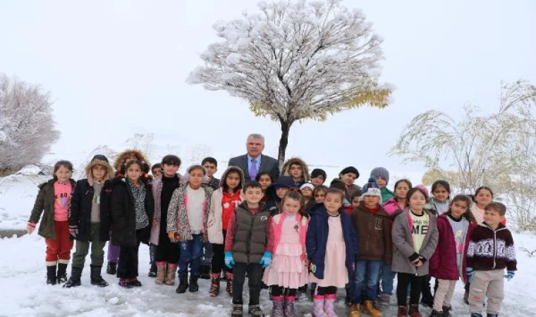 Depremde 20 yakını ve öğrencisini kaybetti, acısını eğitim vererek unutmaya çalışıyor