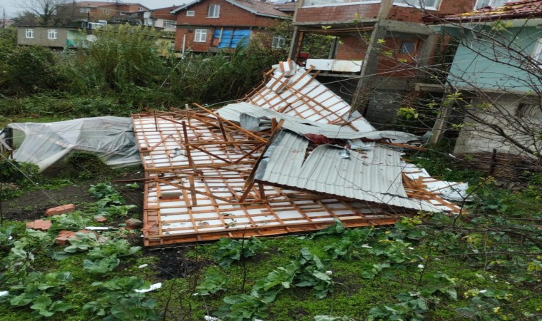 Devrek ve Gökçebey ilçelerinde fırtına ve sağanak olumsuz etkiledi