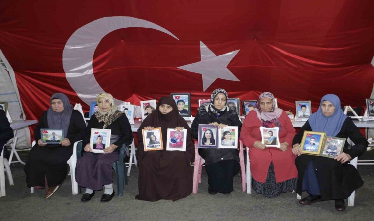 Diyarbakır anneleri Dünya Çocuk Hakları Gününde evlatlarına seslendi