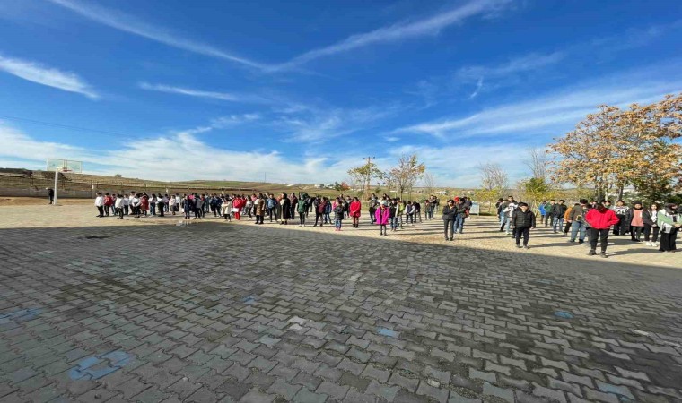 Diyarbakırda öğrenciler Filistin için ‘Aksa Çocuk Marşı ve ‘Kardan Aydınlık ezgisini seslendirdi