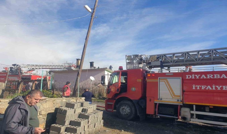 Diyarbakırda pazarda olan vatandaşın evi küle döndü