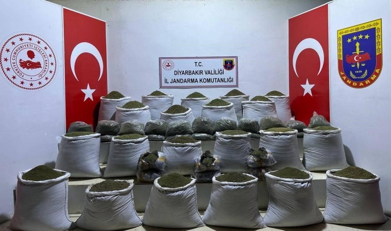 Diyarbakırın 3 ilçesinde 1 ton 23 kilo esrar ele geçirildi