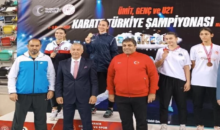 Diyarbakırlı Sena, 6. kez Türkiye Karate Şampiyonu oldu