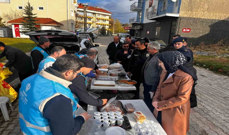 Dumlupınarda Filistin için hayır çarşısı