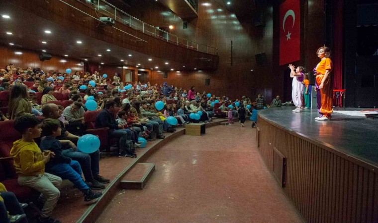 Dünya Çocuk Hakları Gününde çocuklar doyasıya eğlendi