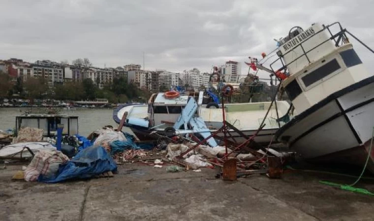 Düzce’de fırtınada tekneler ve balıkçı kulübeleri zarar gördü