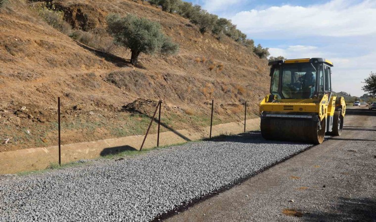 Efelerin ekipleri yolları yeniliyor