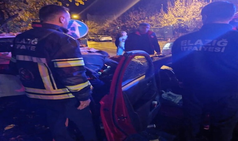 Elazığda trafik kazası: 2 yaralı