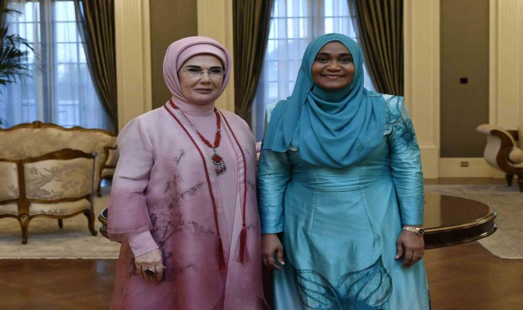 Emine Erdoğan, Maldivler Cumhurbaşkanı Muizzunun eşi Sajidha Mohamed ile görüştü