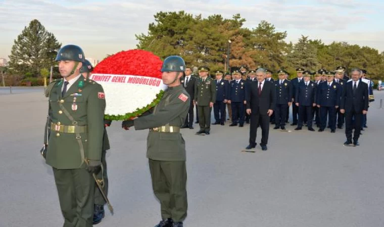 Emniyet teşkilatı Anıtkabir’i ziyaret etti