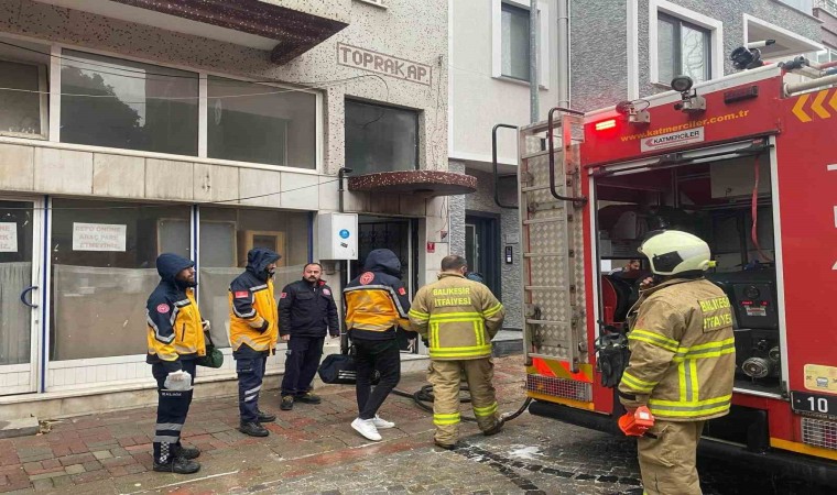 Erdekte pompa yangını paniğe neden oldu