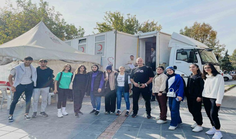 ERÜ Spor Bilimleri öğrencileri kan verdi