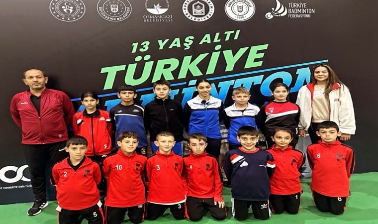 Erzincanlı badmintoncular iki şampiyonluk birde ikincilik aldı