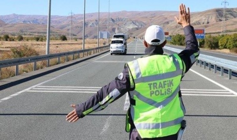 Erzurumda bir haftada 2 bin 562 sürücüye ceza kesildi