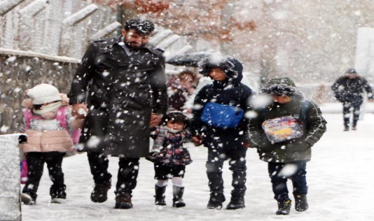 Erzurum’da fırtına sonrası kar yağışı