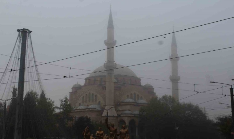 Eskişehir güne ‘Sis altında başladı