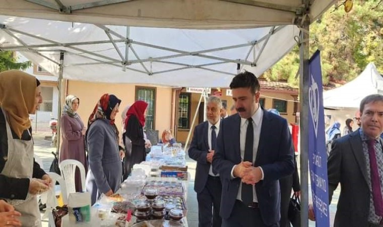 ESTÜ Camii ve Eskişehir İl Müftülüğü hizmet binası için hayır çarşısı açıldı