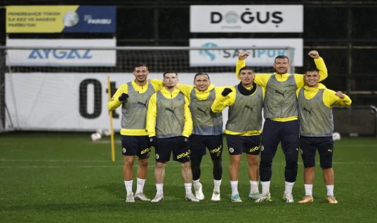 Fenerbahçe günü çift antrenmanla tamamladı