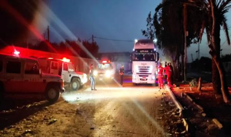 Filistin Kızılayı, insani yardım yüklü 100 kamyonu teslim aldı