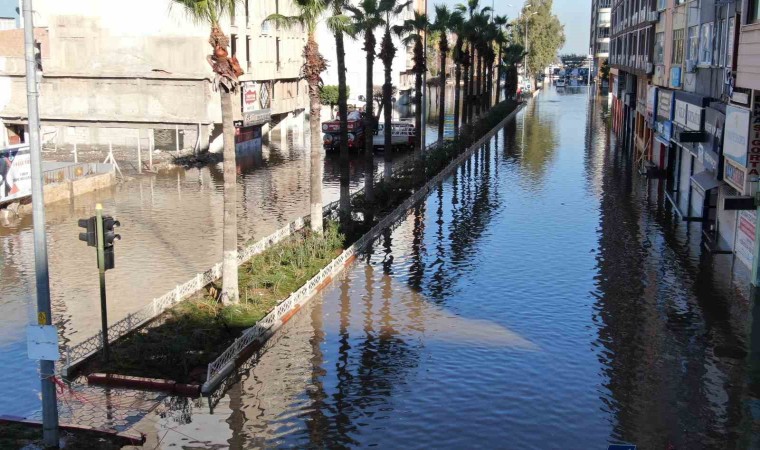 Fırtınanın etkisini yitirdiği İskenderun, Venedike döndü