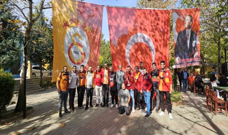 Galatasaraylılar cumhuriyetin 100. yaşını birlikte kutladı