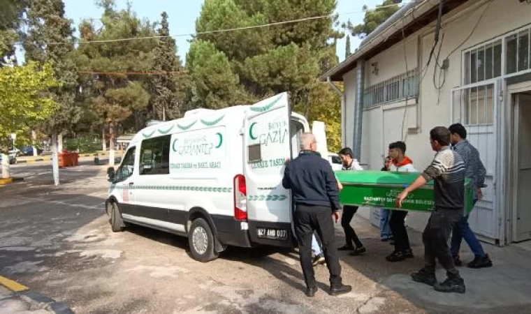 Gaziantep’te otomobiller çarpıştı: 2 ölü, 3 yaralı