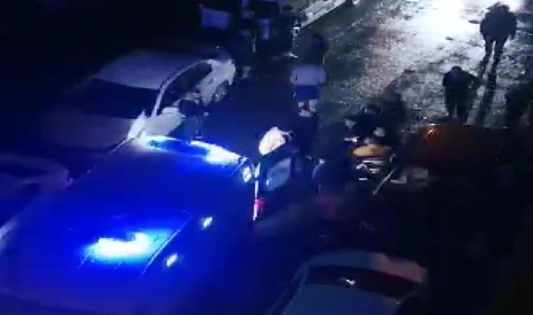 Gaziosmanpaşa’da otomobildekilere kurşun yağdırdılar: 2 yaralı