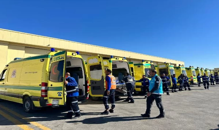 Gazze’ye ilaç ve tıbbi malzeme götüren uçak Kayseri’den havalandı (4)