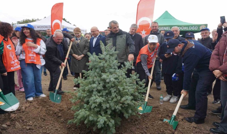 Geleceğe Nefes Cumhuriyete Nefes sloganıyla 100. Yıl Cumhuriyet Ormanı oluşturuldu