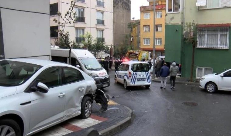 (Geniş haber) Bağcılar’da çöp kamyonu 7 araca çarptı: Kamyondan atlayan şoför yaralandı