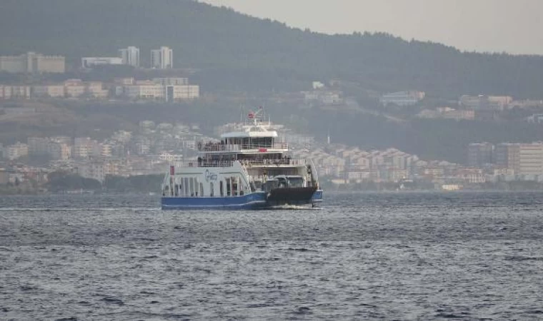 Gökçeada ve Bozcaada feribot seferlerine ’fırtına’ engeli