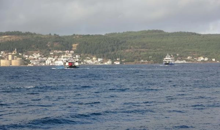 Gökçeada ve Bozcaada feribot seferlerine ’fırtına’ engeli