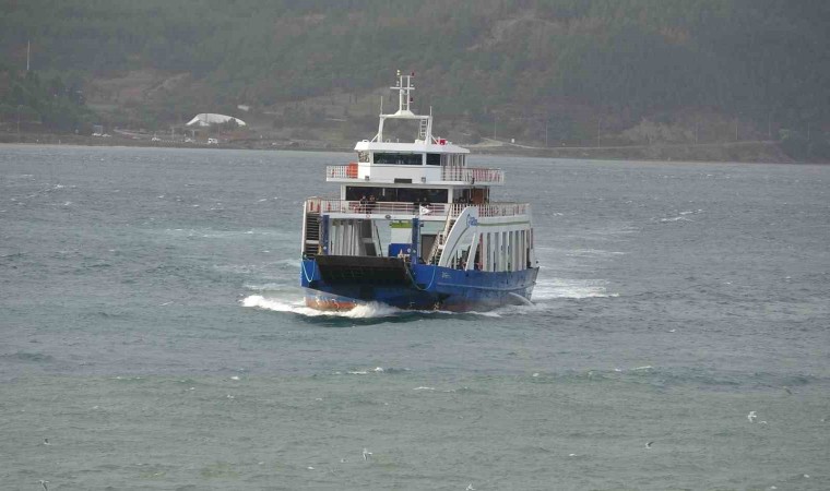 Gökçeada ve Bozcaadaya yarınki bazı feribot seferlerine fırtına engeli