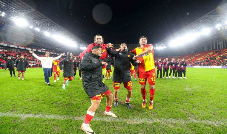 Göztepede Stoilov, ilk galibiyetini aldı