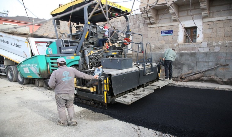 Gürpınar Mahallesinde hummalı çalışmalar devam ediyor