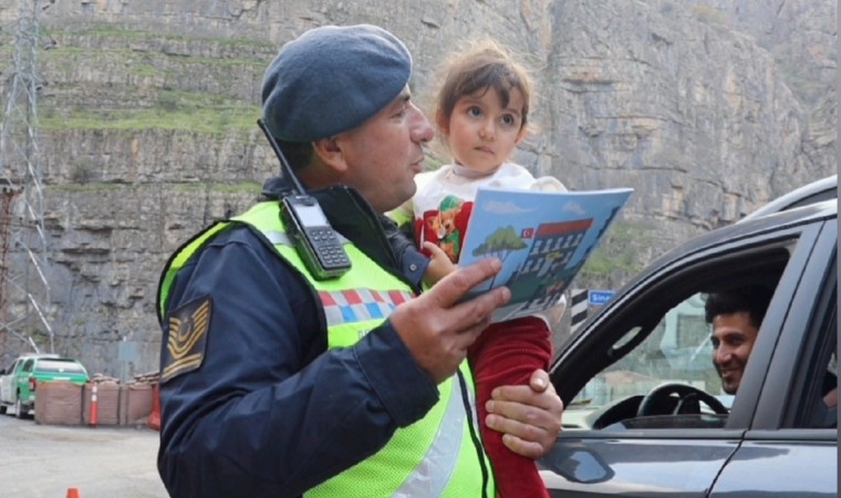 Hakkaride jandarma ekiplerinden genel trafik denetimi