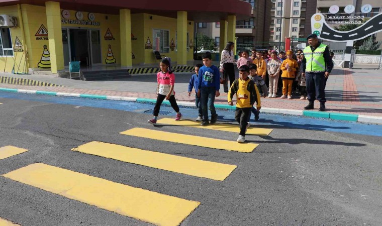 Haliliyede çocuk trafik eğitim parkı ile bilinçli nesil yetişiyor