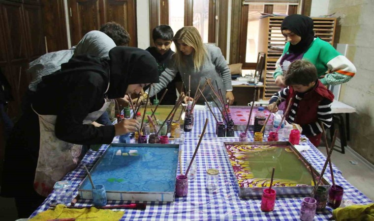 Haliliyede gençler kültür ve sanatla tanışıyor