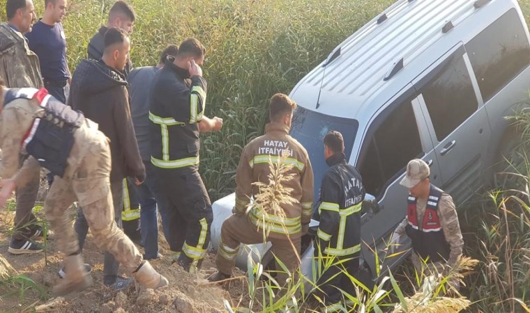 Hatayda yoldan çıkan araç kaza yaptı: 1 yaralı