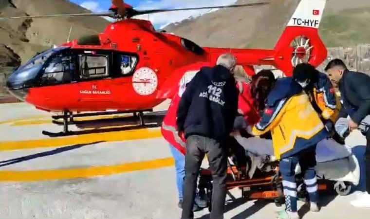 Helikopter ambulans ayağı kırık hasta için havalandı