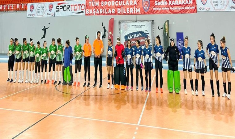 Hokey de Muğladan iki takımı Süper Ligde karşı karşıya geldi