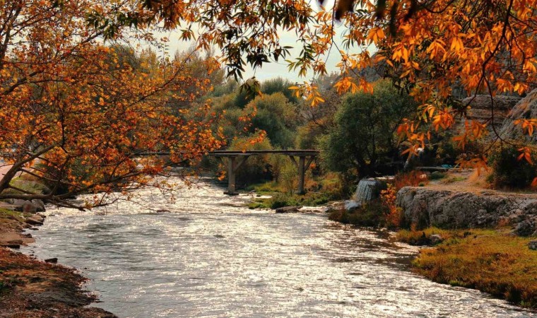 Hurman Çayının manzarası görenleri kendine hayran bırakıyor